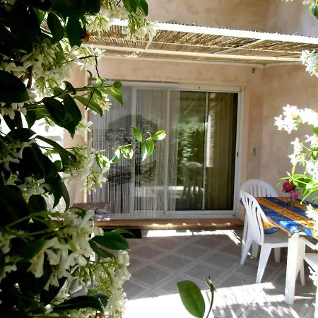 Villa La Soleiade Gites 2A4 Pers Type F2, Climatises, Au Lac De Saint-Cassien,15Mn De Cannes, Frejus St Raphael,10Mn Mandelieu La Napoule Montauroux Buitenkant foto