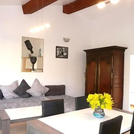 Villa La Soleiade Gites 2A4 Pers Type F2, Climatises, Au Lac De Saint-Cassien,15Mn De Cannes, Frejus St Raphael,10Mn Mandelieu La Napoule Montauroux Buitenkant foto